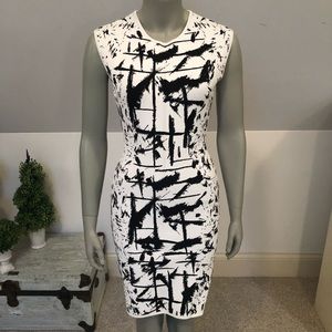 BCBG BODY CON DRESS (black & white)